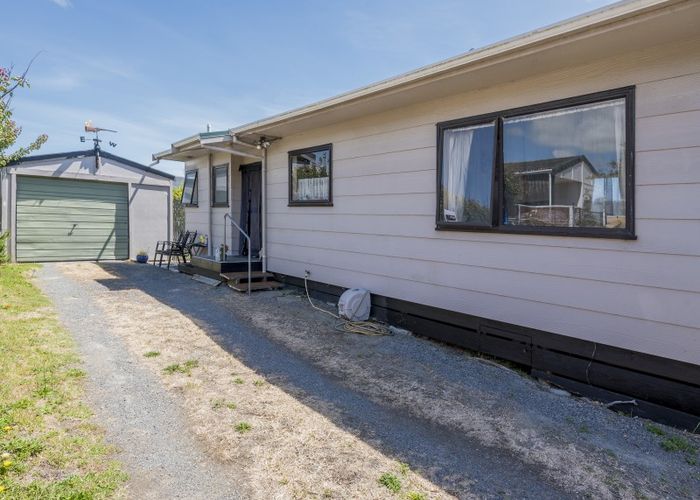 Free property data for 16 Cousins Avenue East, Foxton Beach, Foxton homes.co.nz