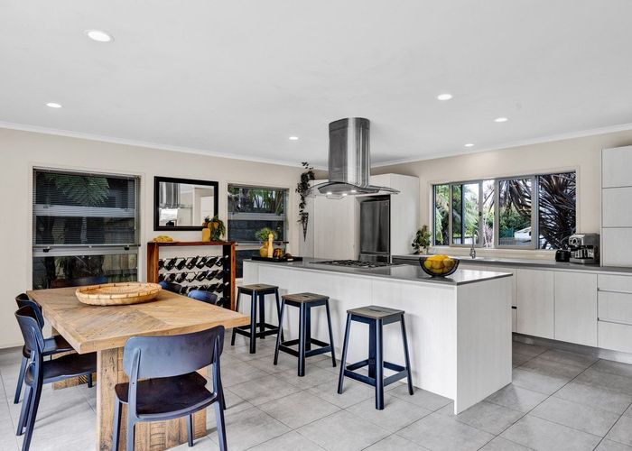 Recently sold 72E Wairau Road, Oakura homes.co.nz