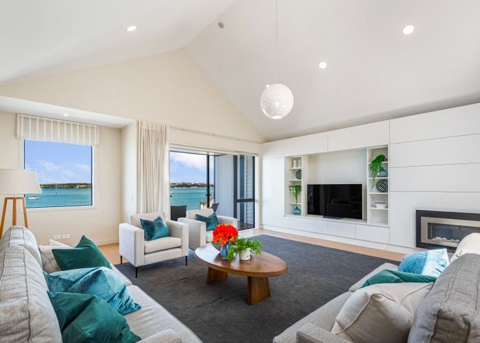 For sale 4/29 King Edward Parade, Devonport, North Shore City