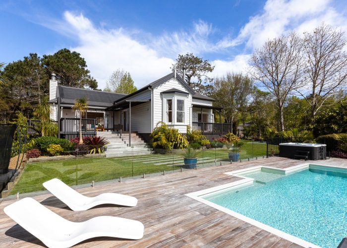 For sale 340 Paremoremo Road, Albany, North Shore City, Auckland