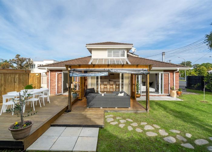 Free property data for 2/42 Bayswater Avenue, Bayswater, Auckland homes.co.nz