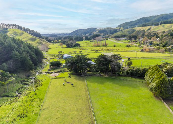 Free property data for 196 Valley Road, Paraparaumu homes.co.nz