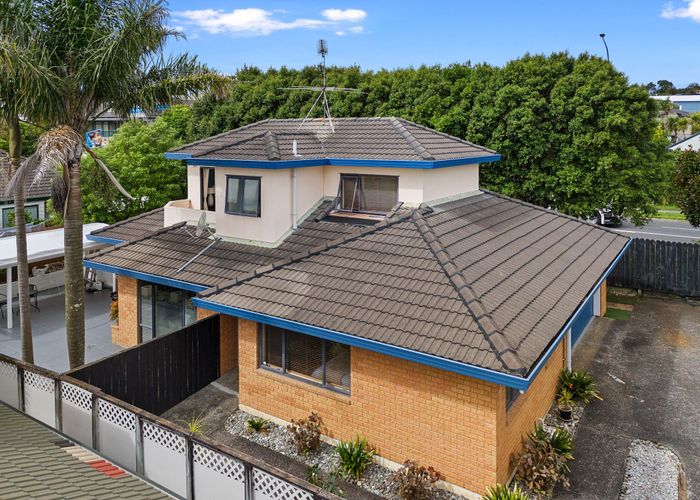 For sale 2/25 Thirlmere Rise, Northpark, Manukau City, Auckland
