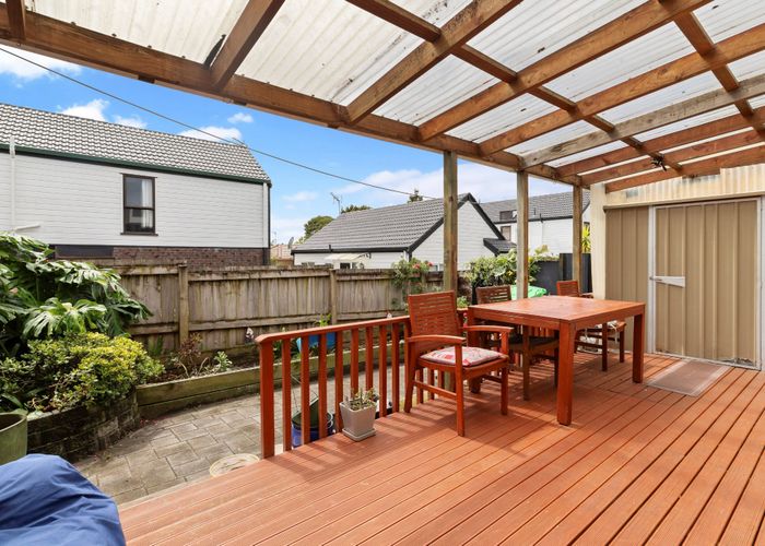 For sale 5/5 Koromiko Street, New Lynn, Waitakere City, Auckland