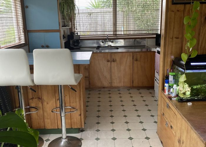 For rent 46c Wharemauku Road, Raumati Beach, Kapiti Coast, Wellington