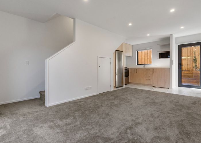 For sale 11/10 Yeovil Road, Te Atatu Peninsula, Waitakere City
