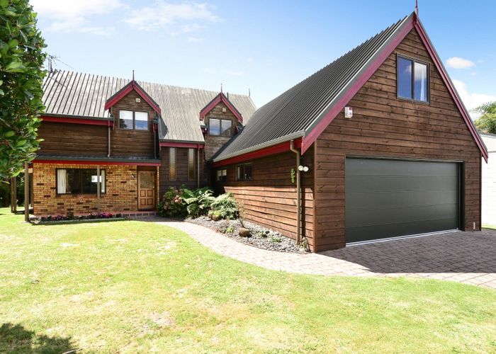 Recently sold 12 Grassy Downs Place, Saint Andrews, Hamilton homes