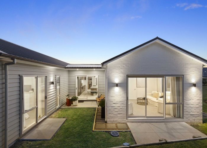 For sale 37 Motukaraka Drive, Beachlands, Manukau City, Auckland