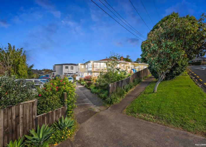 Free property data for 42 Hillcrest Road, Papatoetoe, Auckland homes