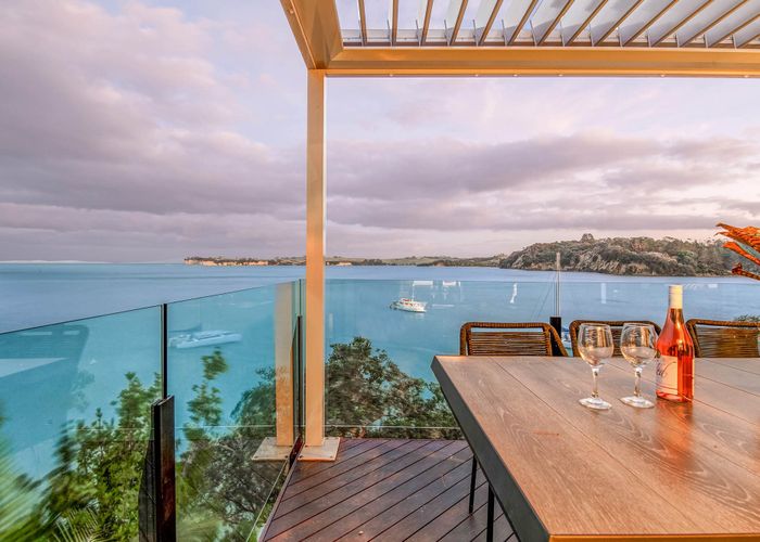 Recently sold 254 Wade River Road, Wade Heads, Whangaparaoa homes.co.nz