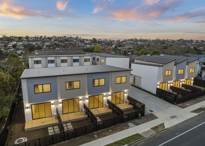 For sale 7/101 Botany Road, Botany Downs, Manukau City, Auckland