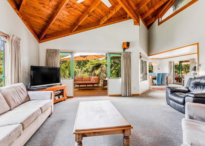 For sale 214 Shaw Road, Oratia, Waitakere City, Auckland homes.co.nz