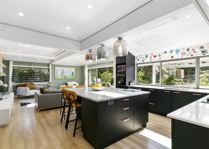 Free property data for 121 Campbell Street, Karori, Wellington homes