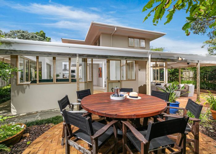 For sale 484 Beach Road, Murrays Bay, North Shore City, Auckland homes.co.nz