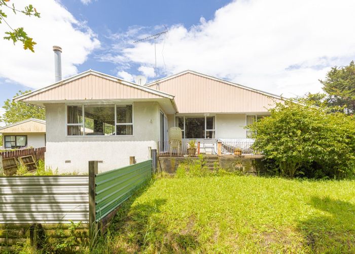 Free property data for 74 Holmwood Road, Kaitoke homes.co.nz
