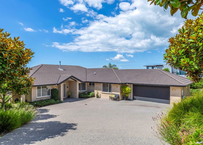 For sale 7 Intrepid Crescent, Beachlands, Manukau City, Auckland