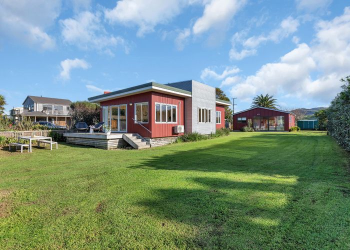 For sale 2177 Whananaki North Road, Whananaki, Whangarei, Northland