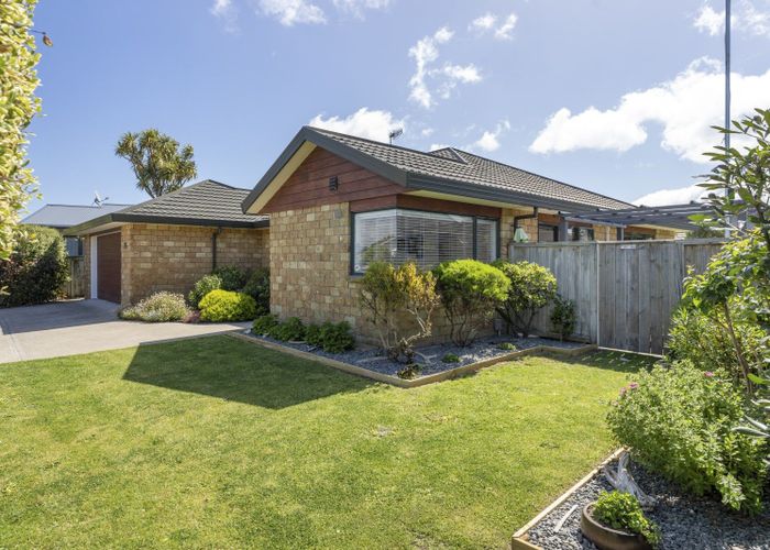 For sale 75 Michael Road, Paraparaumu Beach, Kapiti Coast, Wellington