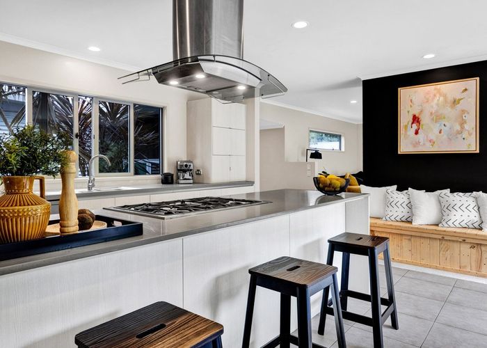 Recently sold 72E Wairau Road, Oakura homes.co.nz