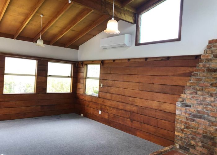 For rent 550 Beach Road, Rothesay Bay, North Shore City, Auckland