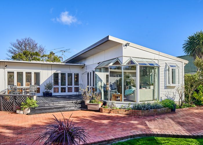 Free property data for 20 Whites Line West, Woburn, Lower Hutt homes