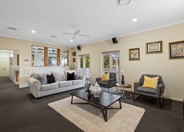 For sale 247 Paremoremo Road, Paremoremo, North Shore City, Auckland