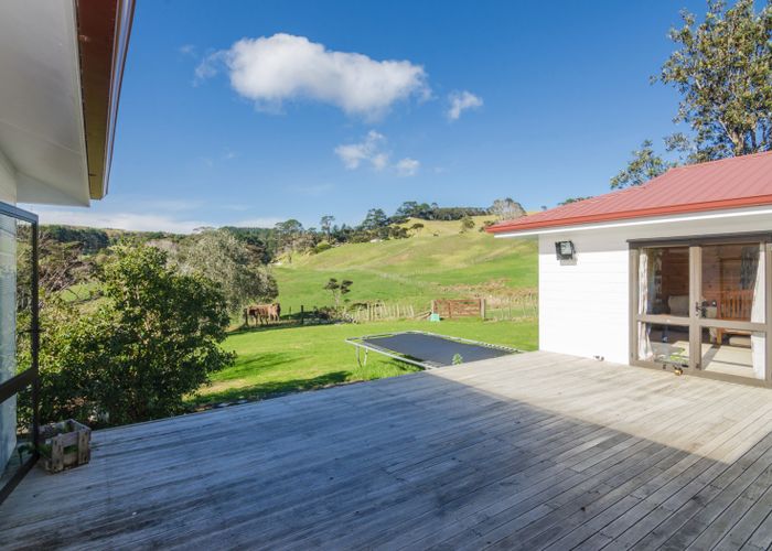 Free property data for 178 Valley Road, Waimauku homes.co.nz