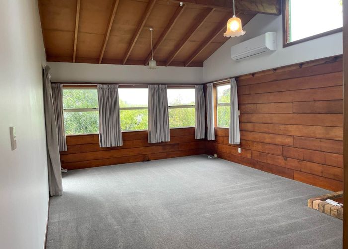 For rent 550 Beach Road, Rothesay Bay, North Shore City, Auckland