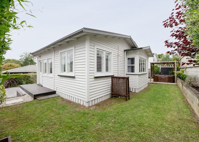 For sale 24A Hunter Street, Hamilton Lake, Hamilton, Waikato homes