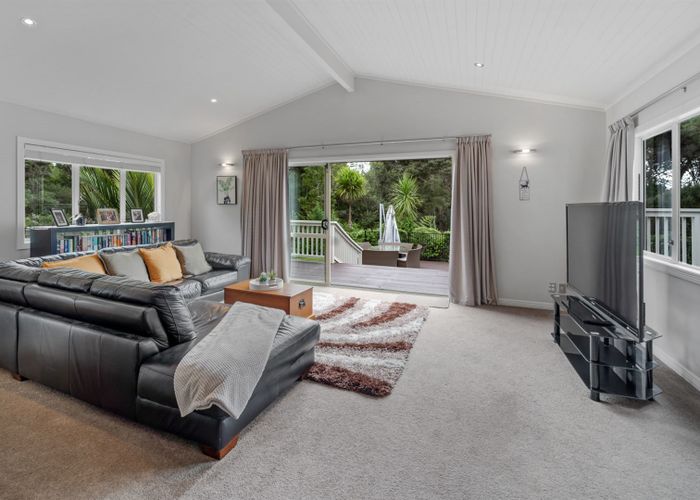 Free property data for 10 Hobson Heights Road, Lucas Heights, Auckland