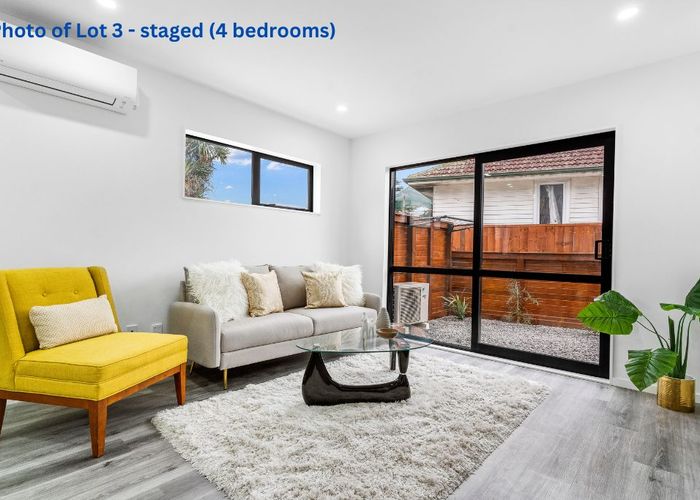 For sale 4/7 Gladfield Lane, Te Atatu Peninsula, Waitakere City