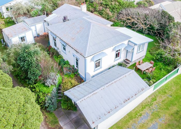 Free property data for 17 Beach Road, Paekakariki homes.co.nz