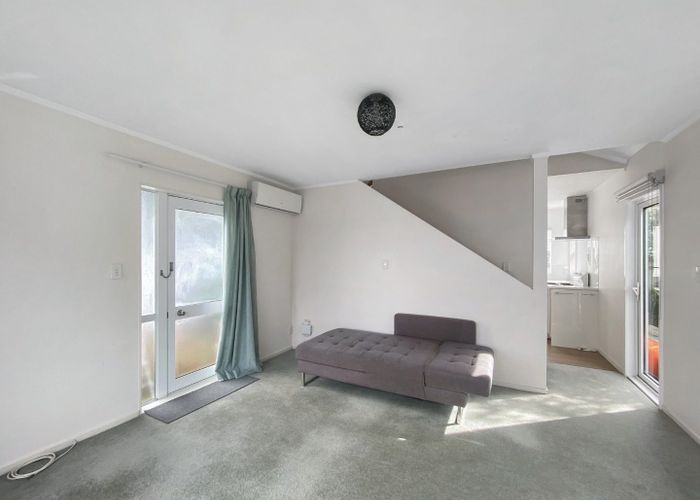 For rent 1/4 Thompson Road, Panmure, Auckland City, Auckland homes.co.nz