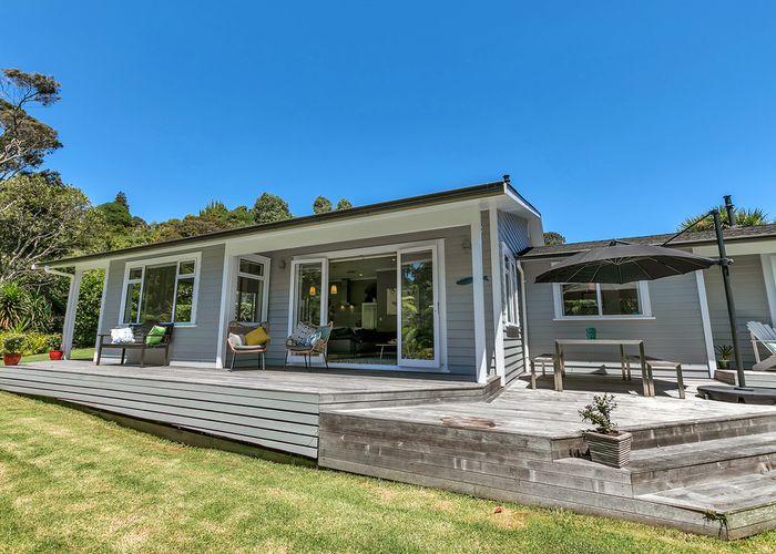 Free property data for 42 Landing Road, Titirangi, Auckland homes.co.nz