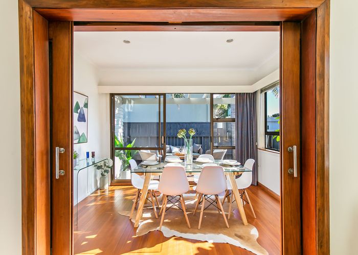 Free property data for 1467 Great North Road, Waterview, Auckland