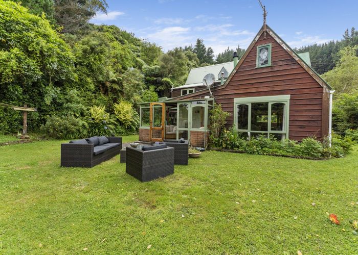 Free property data for 312 Moores Valley Road, Wainuiomata, Lower Hutt