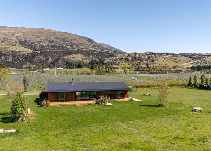 For sale 90 Willowbank Road, Queensberry, Wanaka, Otago homes.co.nz