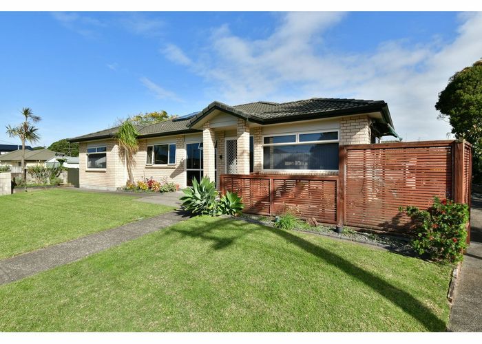 For sale 10 Centreway Road, Orewa, Rodney, Auckland homes.co.nz