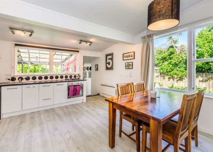 Free property data for 10 Tilley Road, Paekakariki homes.co.nz