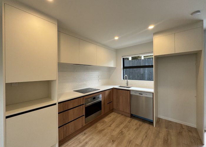 For rent 6/268 Rangatira Road, Beach Haven, North Shore City