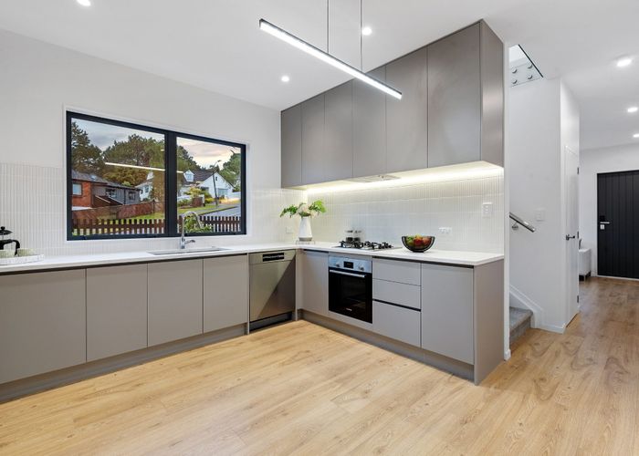 For sale 9A Penguin Drive, Murrays Bay, North Shore City, Auckland