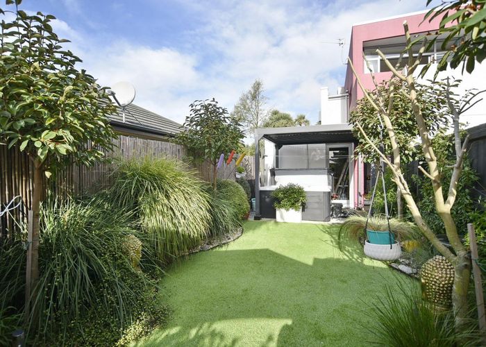 For sale 2 Meredith Street, Addington, Christchurch City, Canterbury