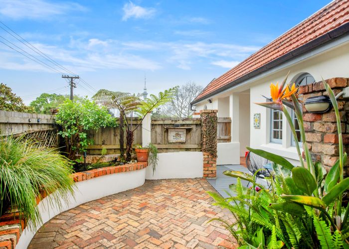 For sale 2/39 Anglesea Street, Freemans Bay, Auckland City, Auckland homes.co.nz