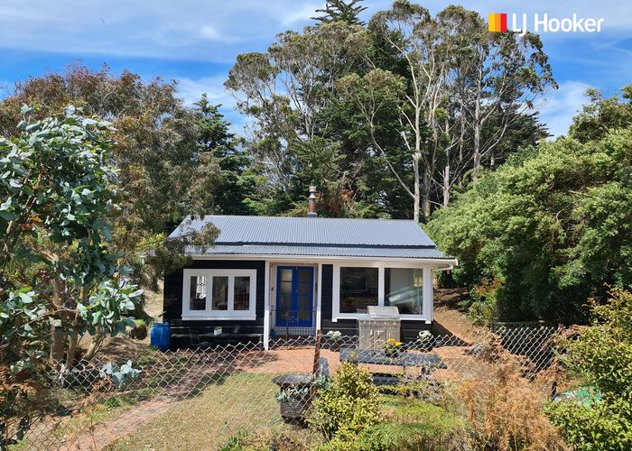 Free property data for 74 Otakou Golf Course Road, Otakou homes.co.nz