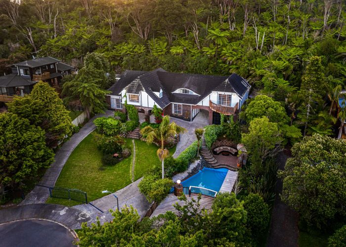 For sale 31 Laingfield Terrace, Laingholm, Waitakere City, Auckland