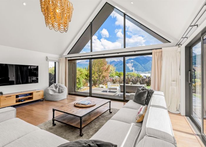 For sale 8 Redwood Court, Kelvin Heights, Queenstown homes.co.nz
