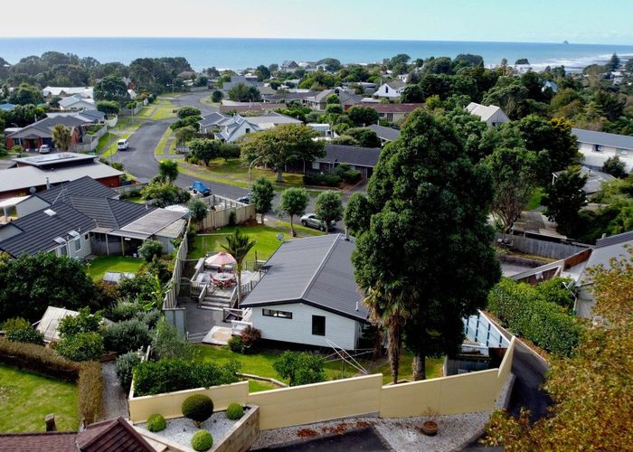 For sale 10 Kaitake Place, Oakura, New Plymouth, Taranaki homes.co.nz
