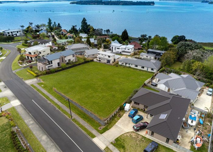 Free property data for 37 Margaret Drive, Omokoroa homes.co.nz