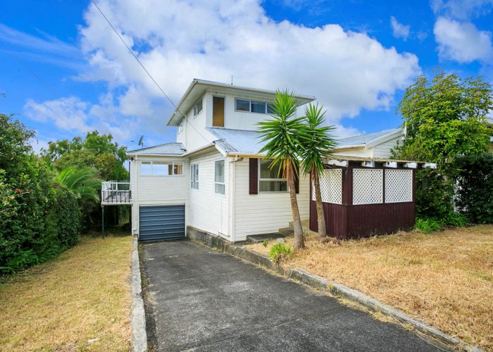 Free property data for 167 Beach Road, Castor Bay, Auckland homes.co.nz