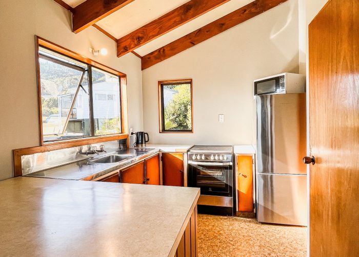 Free property data for 30 Puriri Street, Te Aroha homes.co.nz